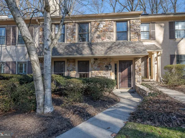 704 Weatherstone Dr, Paoli, PA 19301