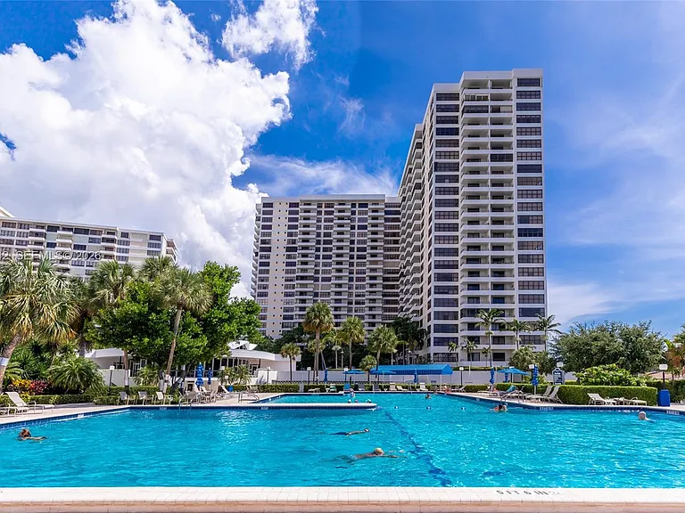 600 Three Islands Blvd #212 — Photo 39