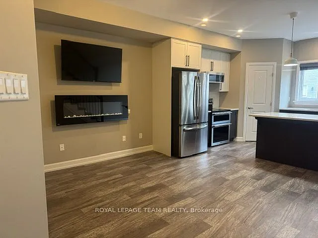 58 Vimy Ridge Cres — Photo 4
