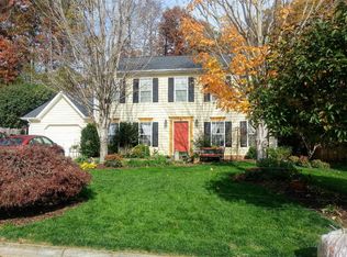 5 Ridgemore Ct, Greensboro, NC 27407