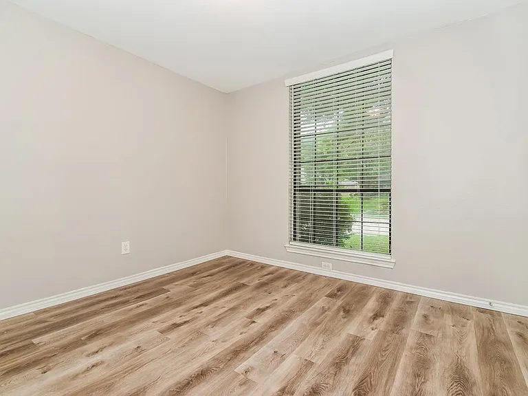 504 N Winding Oaks Dr — Photo 13