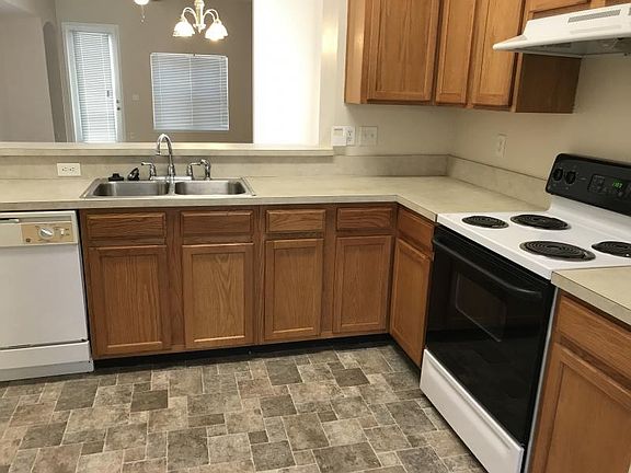 4th image of 2847 Centerwood Dr N