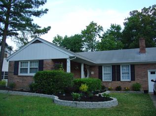 127 Gawain Dr, Newport News, VA 23602