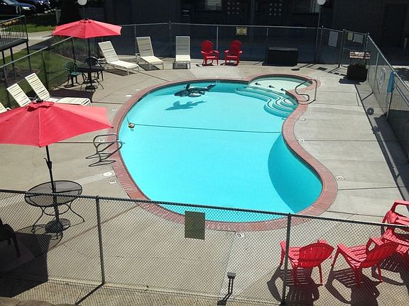 3rd image of 918 S 40th Ave #50