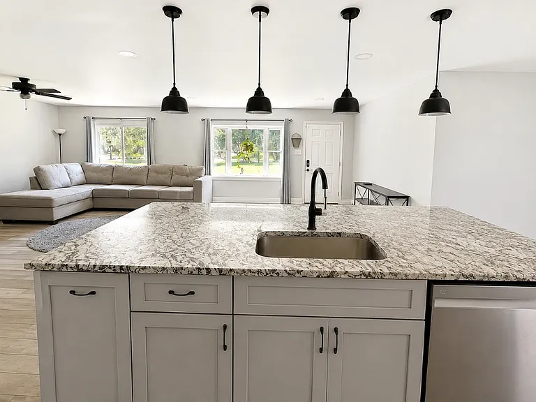 22051 Willis Dr — Photo 2