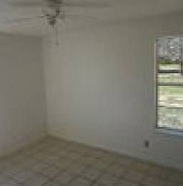 3rd image of 605 N Sunset Ave