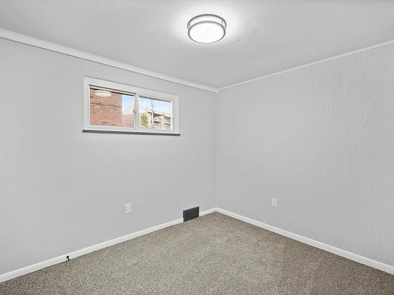 1411 Fairmont St — Photo 8