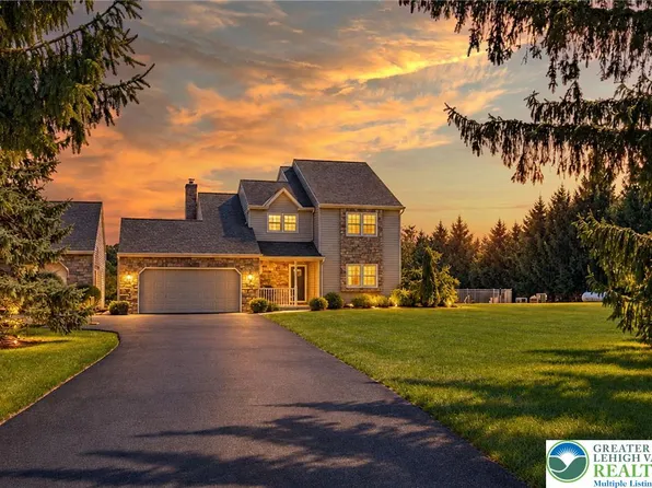 3063 Weidasville Rd, Orefield, PA 18069