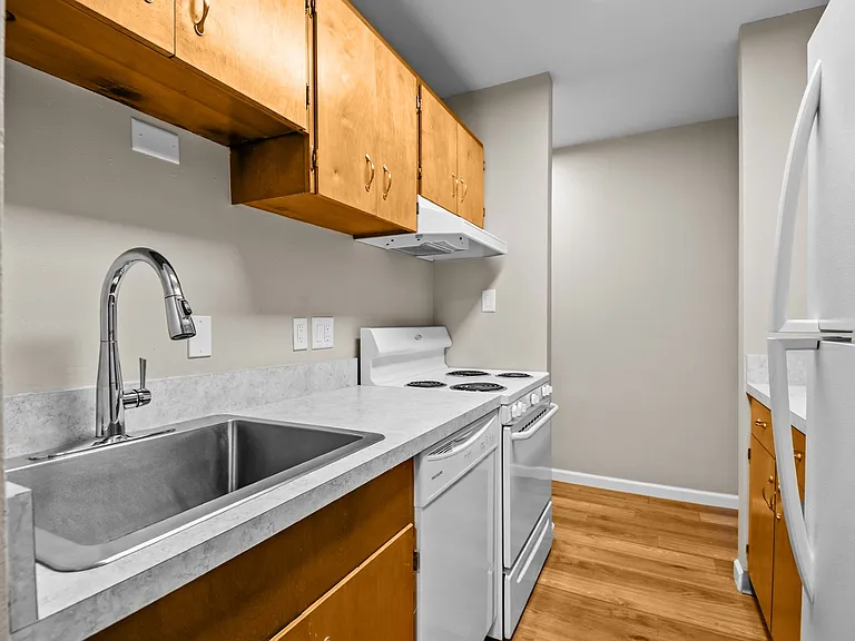 Sycamore Apartments — Photo 5