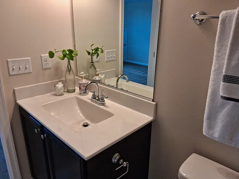 Third floor suite full bathroom.