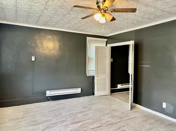 6715 N Carlisle St, Philadelphia, PA 19126