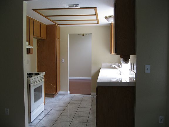 5th image of 2708 Annapolis Cir
