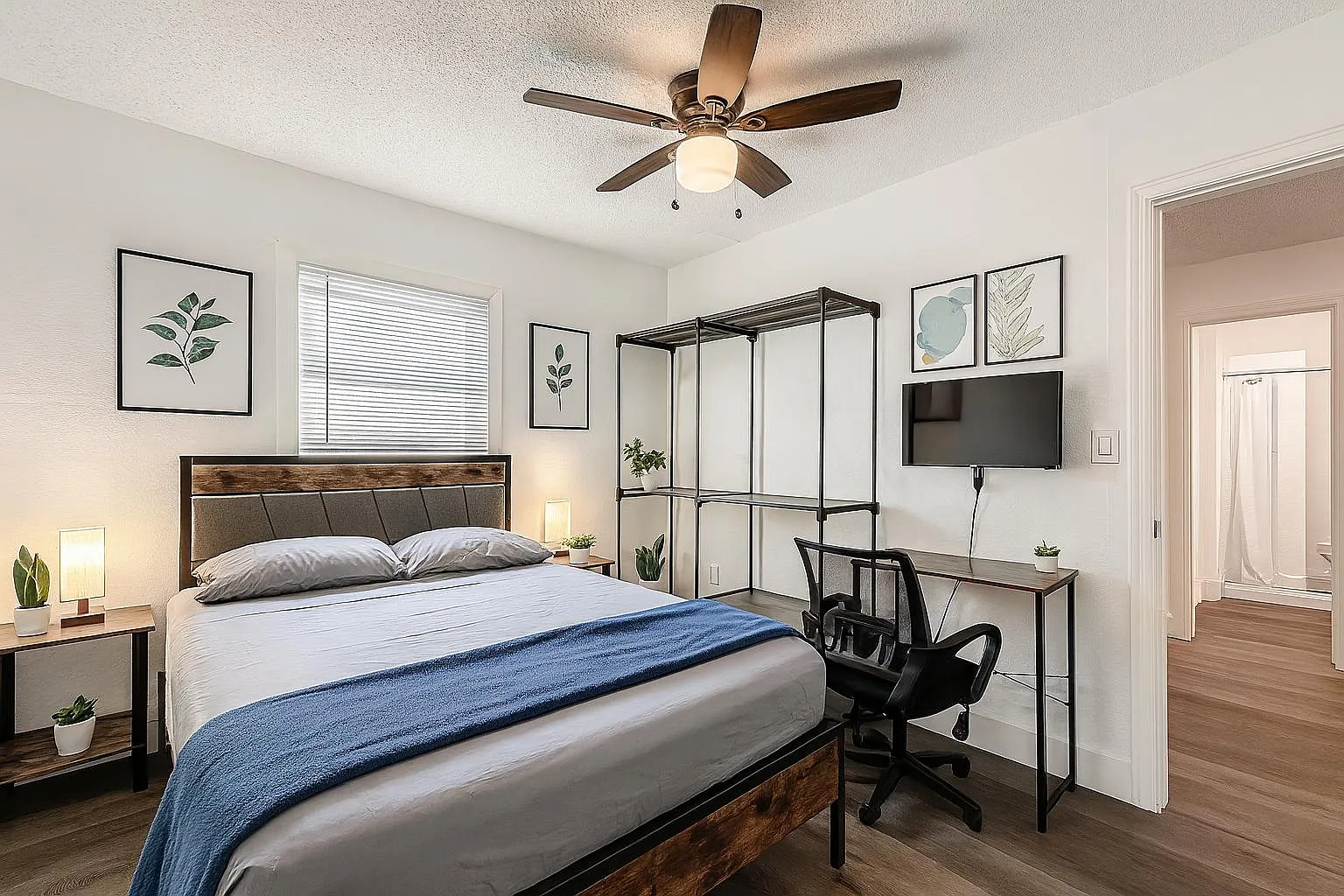 4 bed, 2.0 bath, 1200 sqft, $1,209 — Photo 2