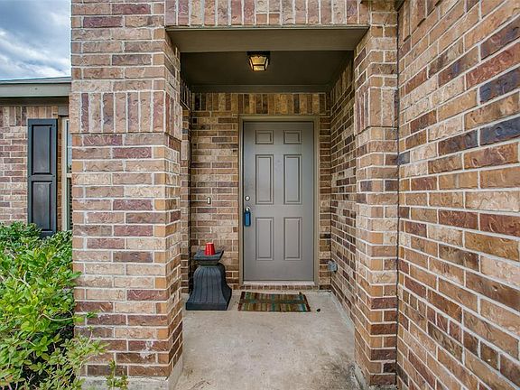 3rd image of 2627 Bedrock Ln