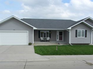 843 Sagewood Ave, Grand Island, NE 68803
