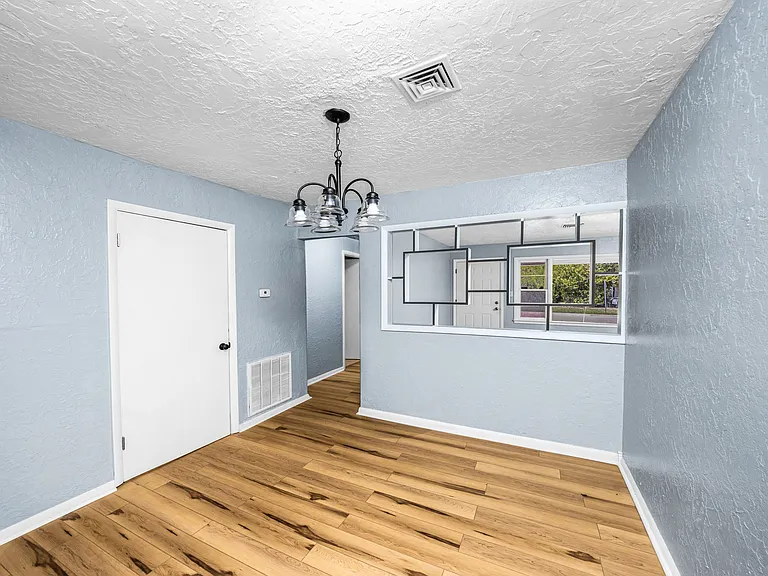 2408 NW Ozmun Ave — Photo 14