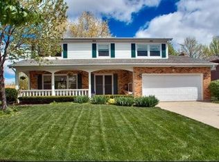 6 Hobson Ct, Woodridge, IL 60517