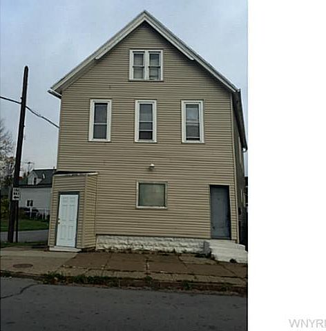 2nd image of 1012 Sycamore St