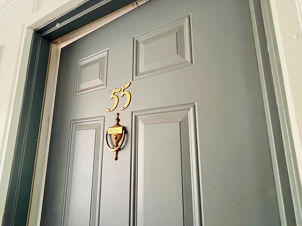 UNIT DOOR/ENTRANCE