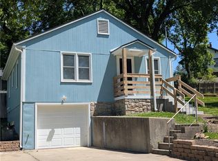 213 Walnut Ave, Bonner Springs, KS 66012