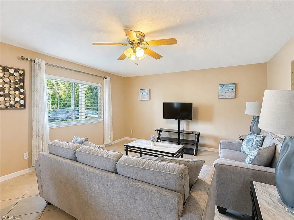 2 bed, 2.0 bath, 886 sqft, $3,200 — Photo 3