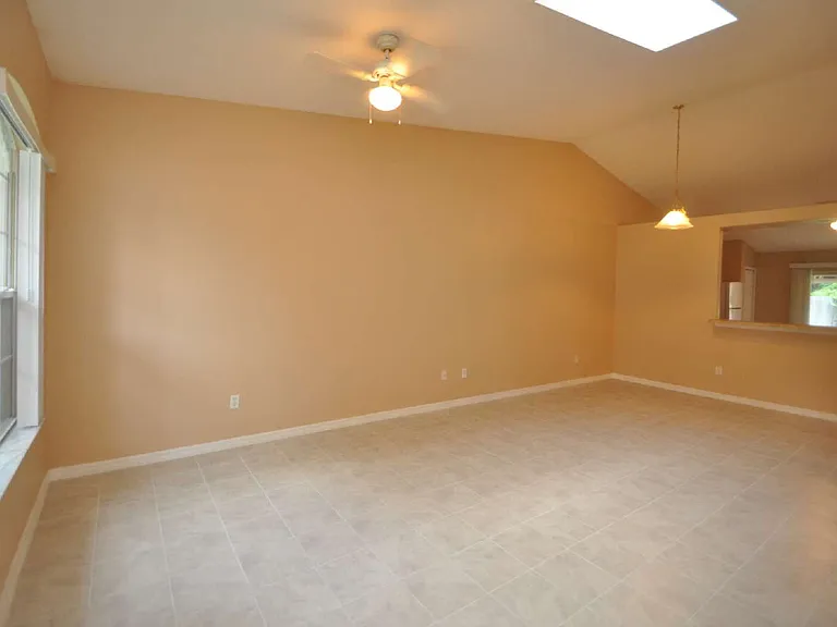 69 Rose Dr #B — Photo 6