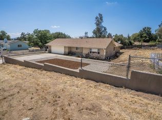 690 Amigos Rd, Ramona, CA 92065