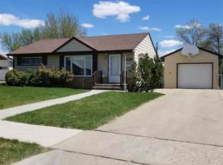 1629 6th St SW, Minot, ND 58701