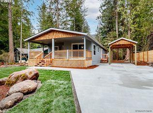 65195 E Sandy River Ln, Rhododendron, OR 97049