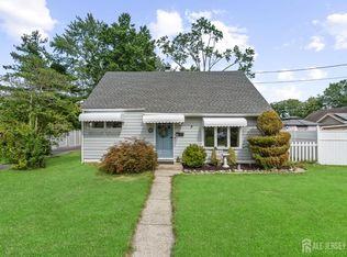 15 Prospect Ave, Edison, NJ 08817