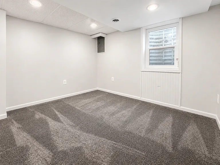 15552 Woodworth St — Photo 12
