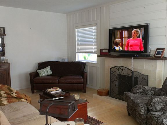 Living Room w/Fireplace