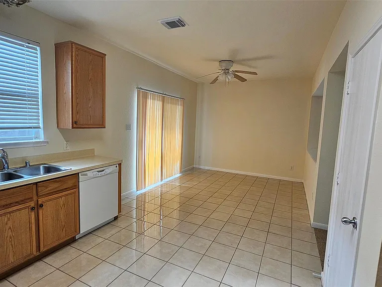 7918 Barnes Ridge Ln — Photo 8