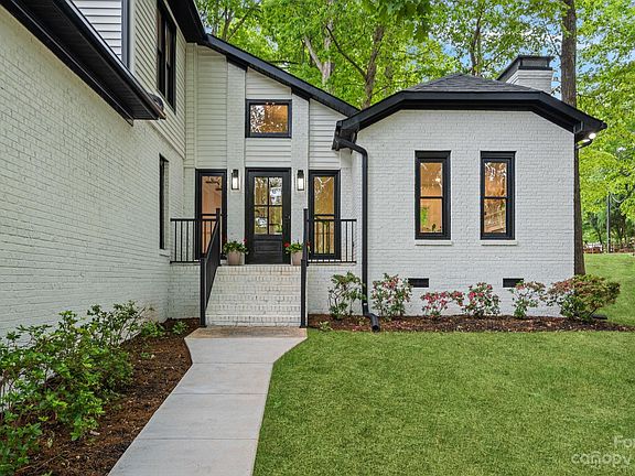 4th image of 158 Crystal Cir