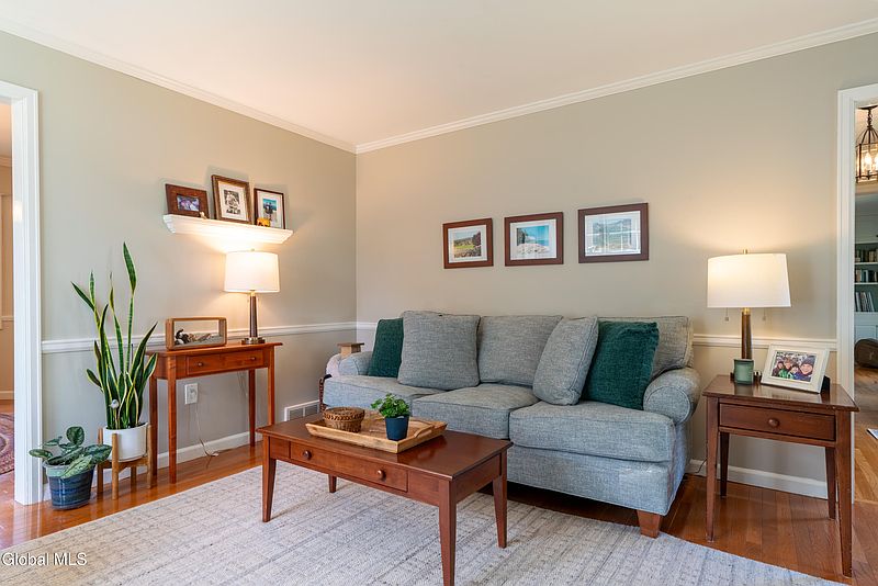 5th image of 11 Wedgewood Drive