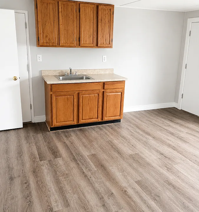365 Blatchley Ave #2F