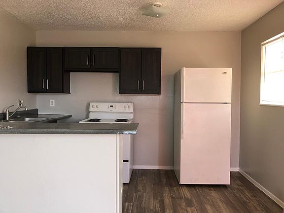 5th image of 120 Delmar St APT 402