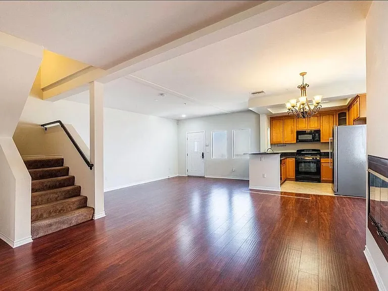 11630 Hamlin St #2 — Photo 4