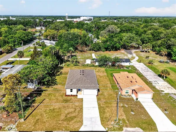 38905 Pine St, Umatilla, FL 32784