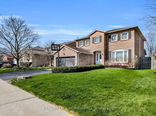 784 Hill Gate, Newmarket, ON L3Y 6M2