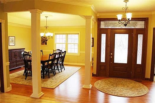 2nd image of 8211 Briarwood Dr