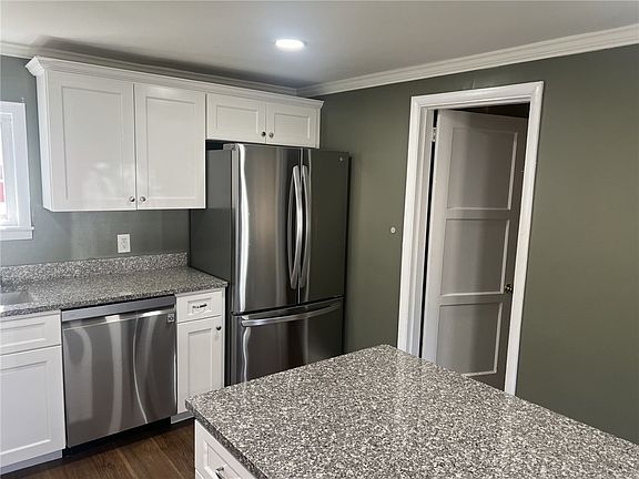 4th image of 514 Edgewood Ave