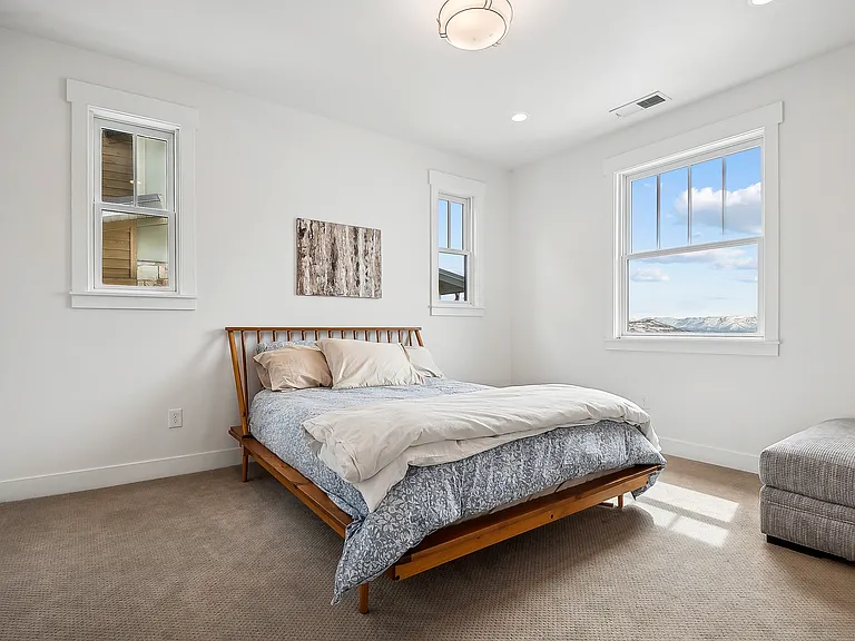 11921 N Shoreline Dr — Photo 3