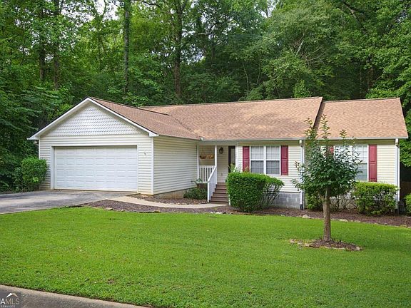 2nd image of 320 River Chase Dr