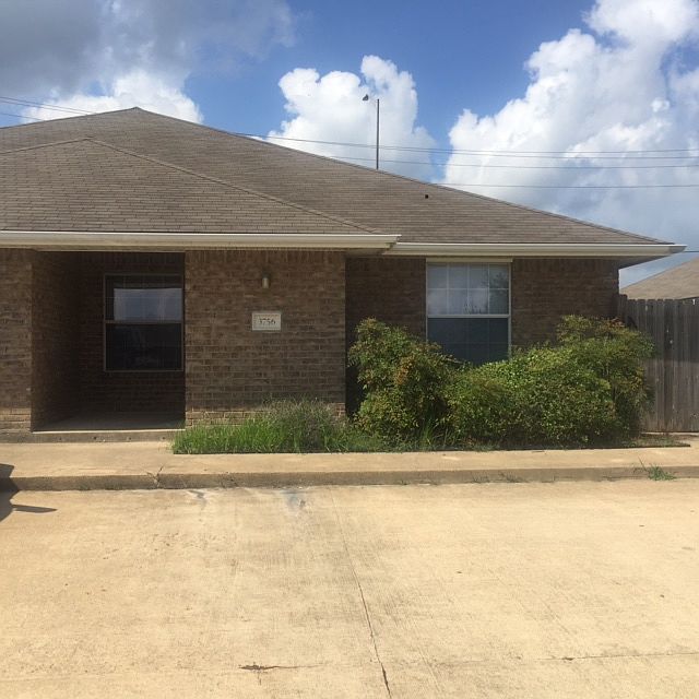 1st image of 3756 Oldenburg Ln