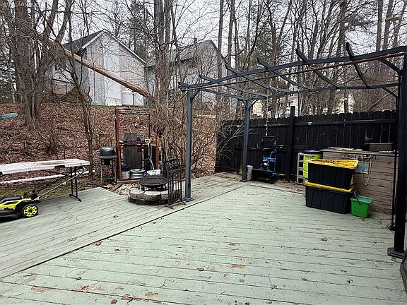 5th image of 37 Robert Road