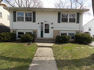 3013 Hopkins St, Steger, IL 60475