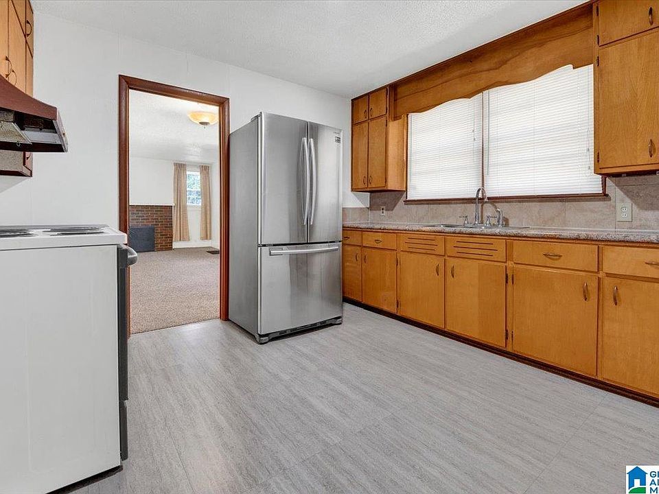 10th image of 401 10th Ave