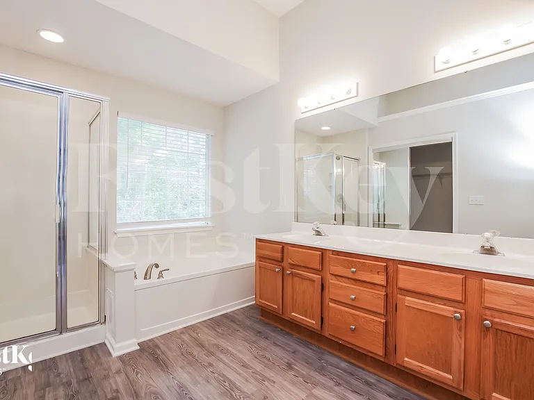 7031 Reedy Creek Rd — Photo 11
