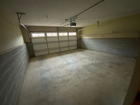 4th image of 521 Spring Hill Dr
